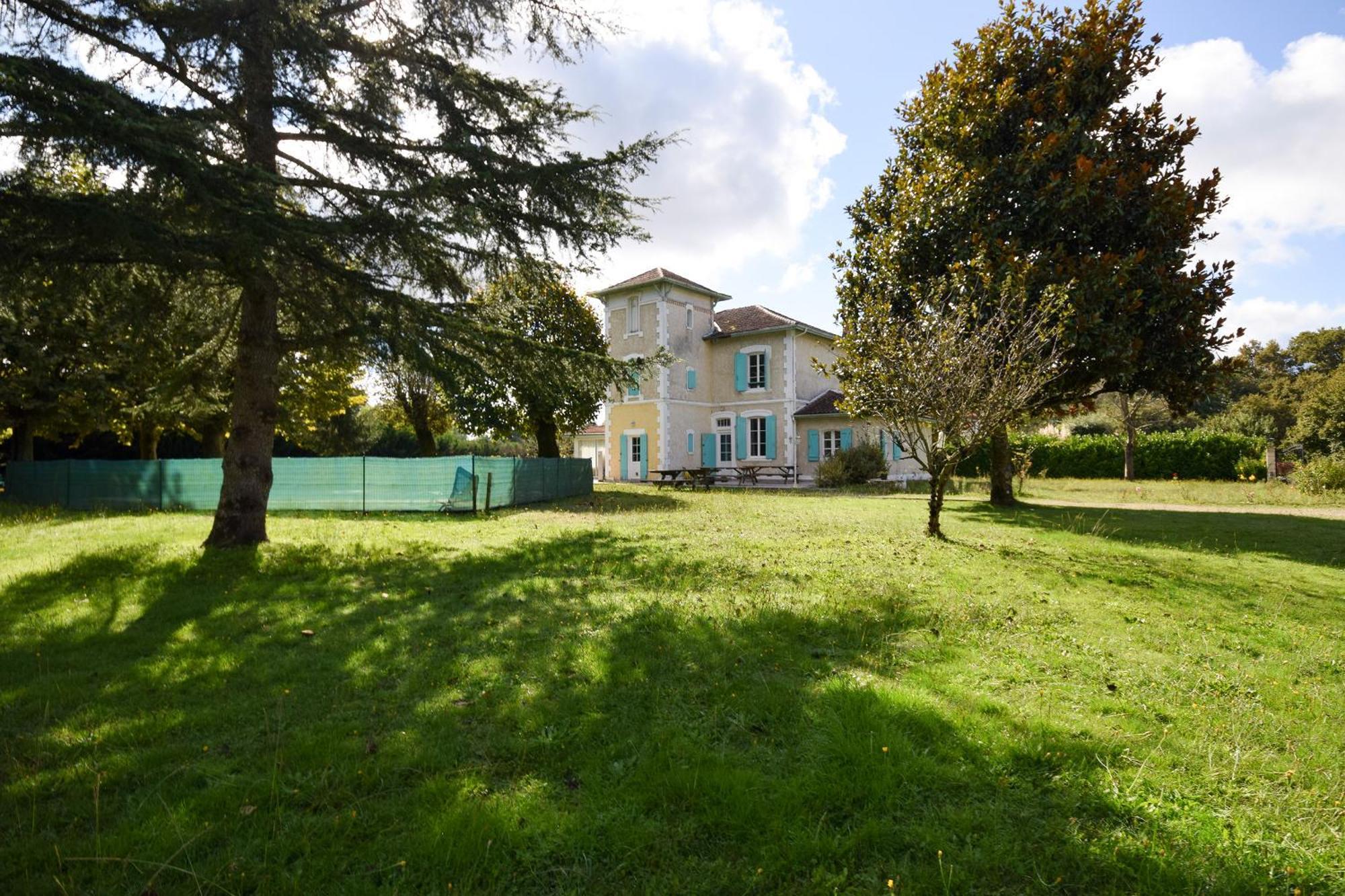 Villa Avec Piscine Et Billard 사브레 외부 사진